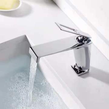 Newest Design Luxury Deck Mount Single Handle Basin Mixer Bath Sink Brass Brushed Golden Faucet Tap