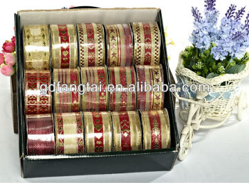 box packing chrismas ribbon