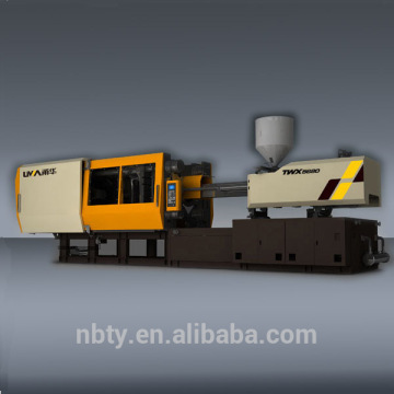 Semi-automatic thermoplastic injection molding machine