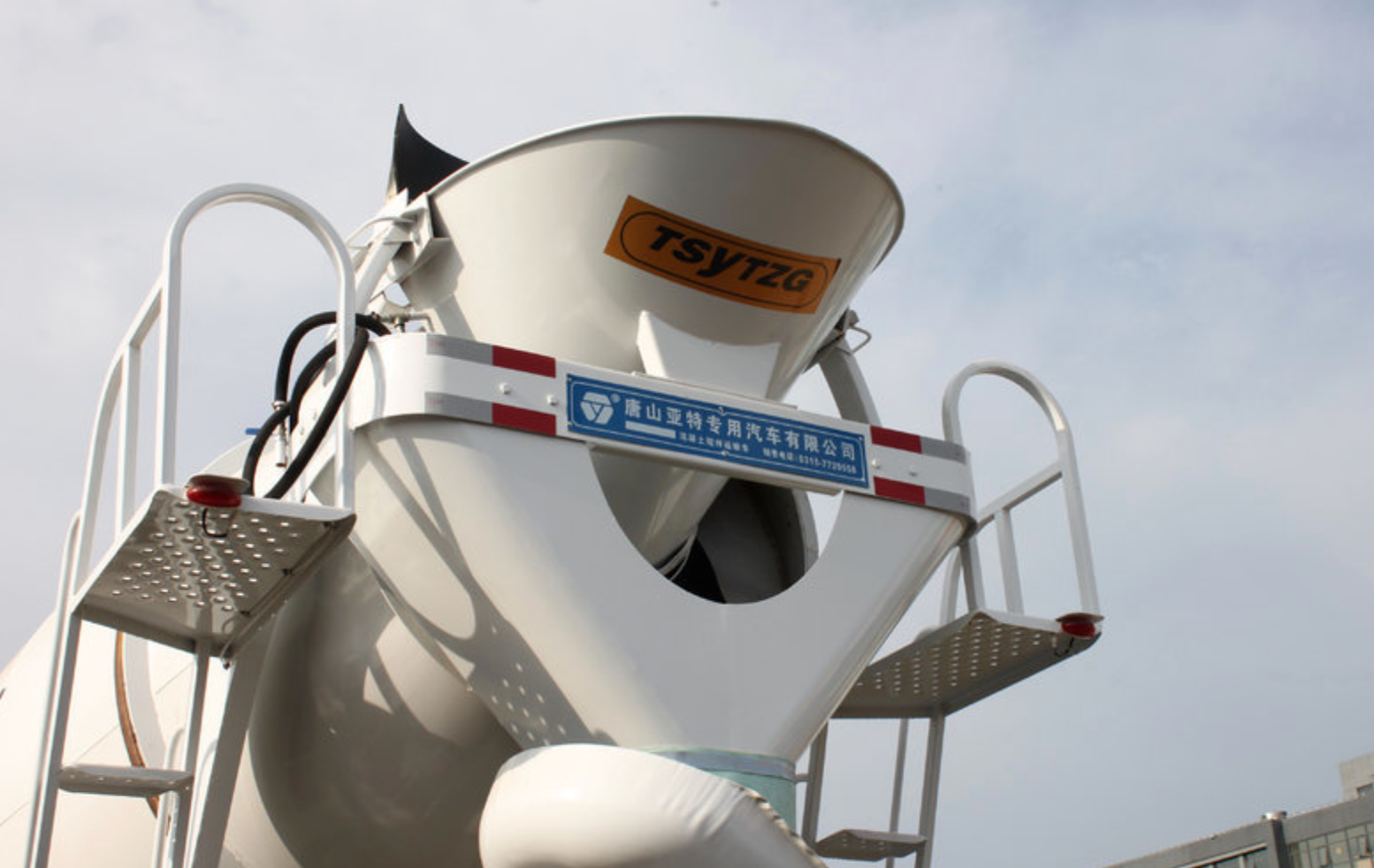 howo 8m3 high quality concrete truck mixer