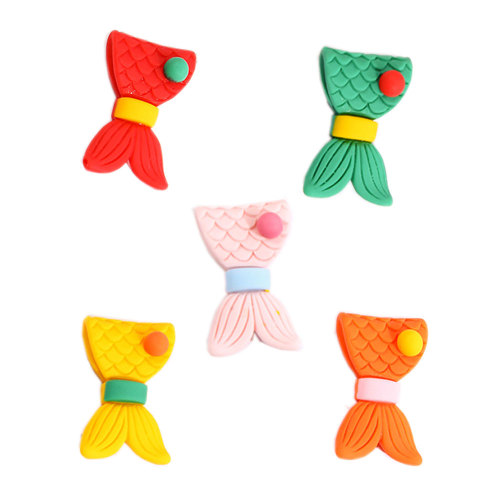 Kawaii Candy Color Mermaid Tail Charms Bella fiaba Code di sirena Cabochon in resina flatback per la decorazione del centro dell&#39;arco dei capelli Hair