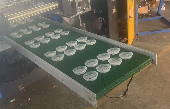 Máquina de enchimento e selagem de copos K K cup filling and sealing machine