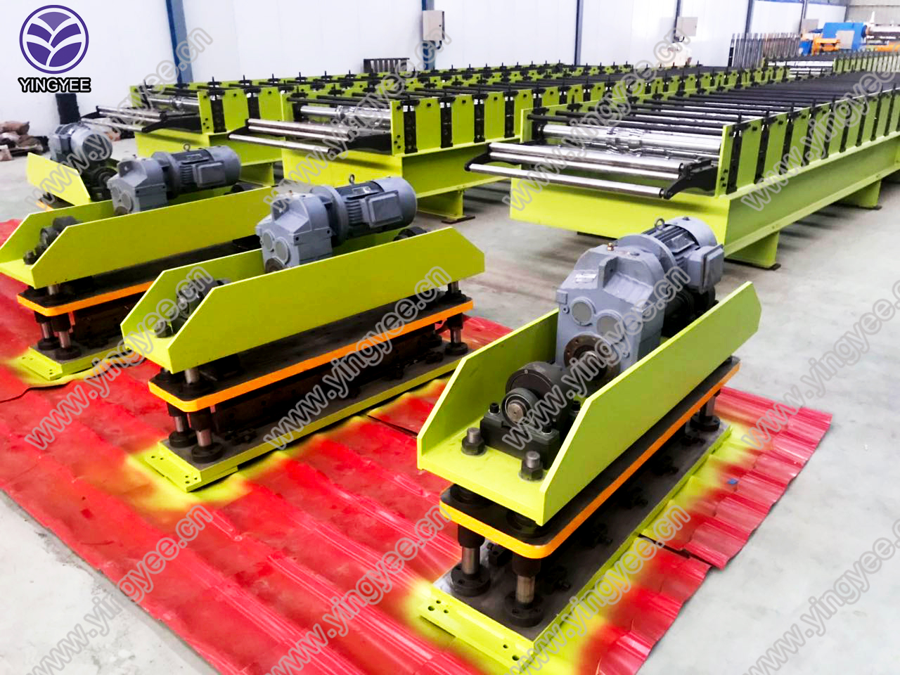 Trapezoid roof sheet roll forming machine