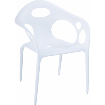 Chaises en plastique empilables