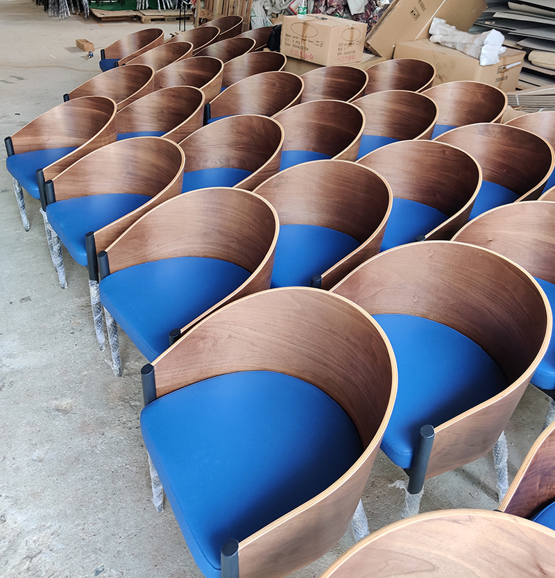 Good quality soft upholstery seat plywood dining chair with iron leg
