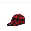 Casquette de baseball en coton à carreaux noir et rouge