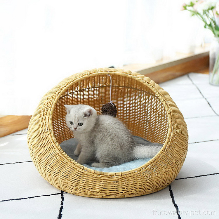 Maison de chat intérieure faite à la main