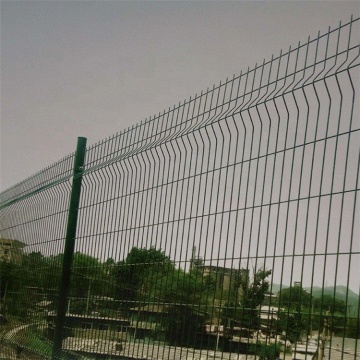 Panneau de clôture incurvé enduit de PVC