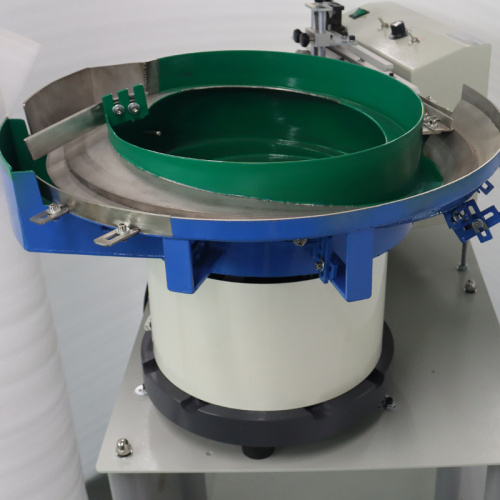 Máquina formadora automática de componentes a granel com novo design