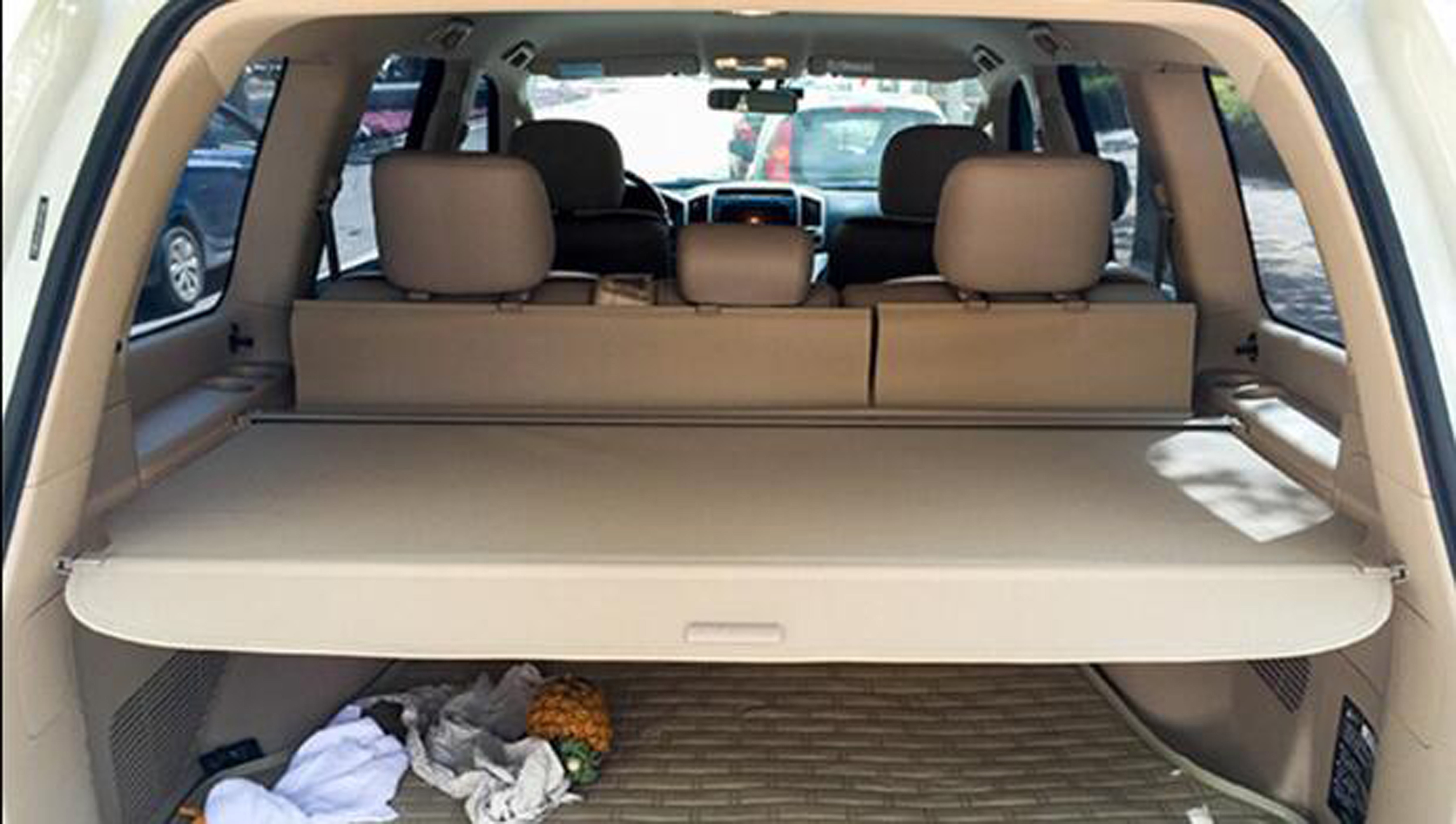 Toyota Land Cruiser Retractable Cargo Cover