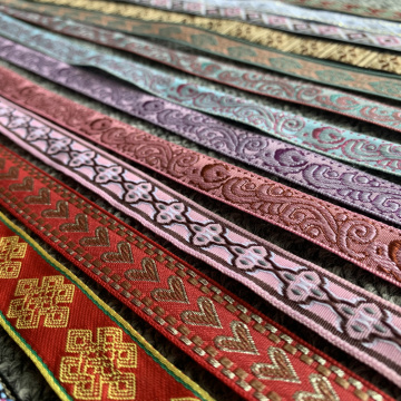 Ruy băng thêu ren dệt Jacquard trang trí trái tim