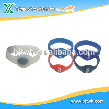 customized silicone wristbands for festivals