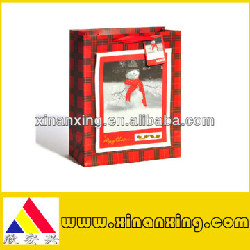 the red paper gift packaging bag