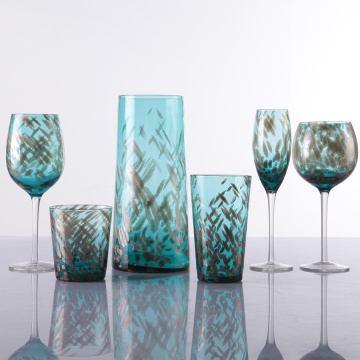 Bicchieri colorati dal design unico