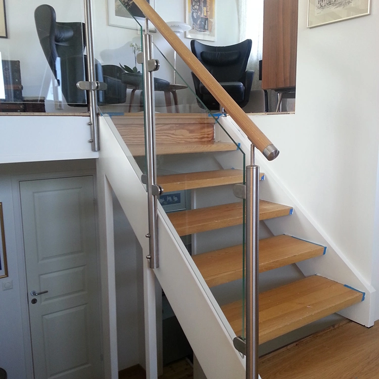 China Manufacturer Indoor Stairs Modern Design Stainless Steel Wooden Glass Railing Post