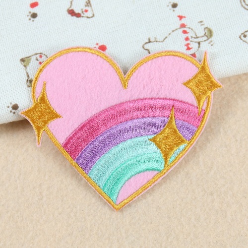 Rayures en forme de coeur arc-en-ciel fer sur patchs de broderie