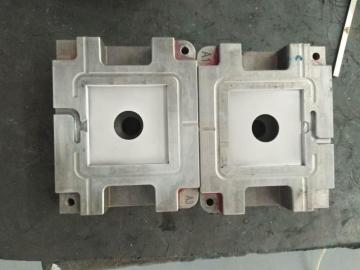 Auto mold plastic injection mold