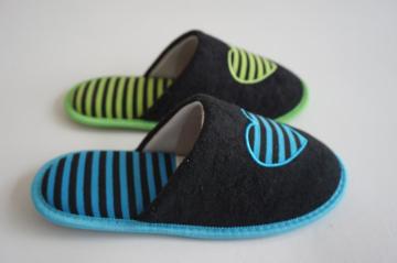 Fashionable and comfortable men's slippers