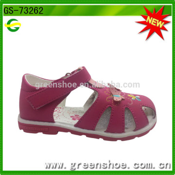 Latest flat sandals for girls 2014