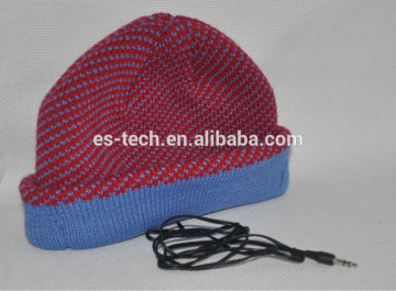 wired headphone with Flat knit hat