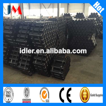 Garland idler roller for movable conveyor