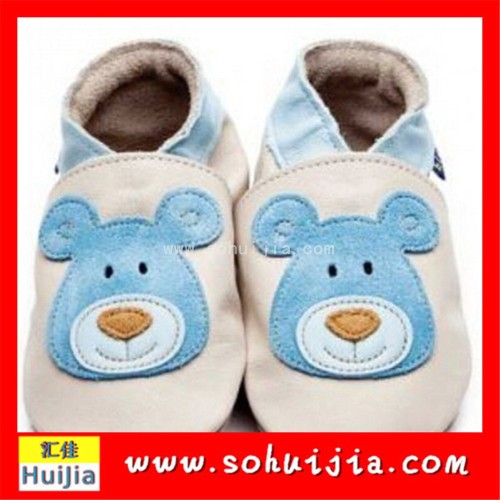 Shenzhen factory price popular in US little Bear soft flat embroidered leather shoes for baby