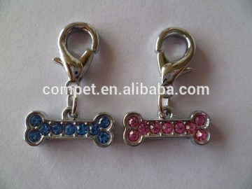 Lovely pet dog charm, Pet charm pendant. Zinc alloy bone necklaces pendant.