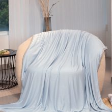 Customizable Summer Bedding: Wholesale 150*200cm Bamboo Fiber Cooling Throw Blanket for Hot Sleepers
