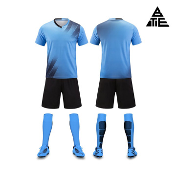 Nuevo conjunto de traje de fútbol para hombre.