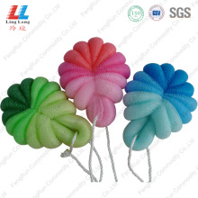 United gradient attractive bath sponge with soap