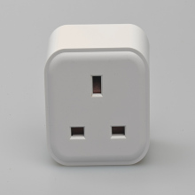 Single output Wi-Fi smart outlet