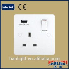 BS Standard 13A 1 Gang Single USB switched Socket