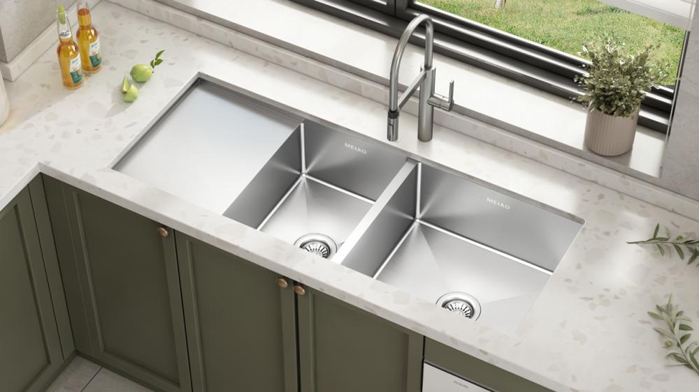 Kitchen Sink With Drainboard