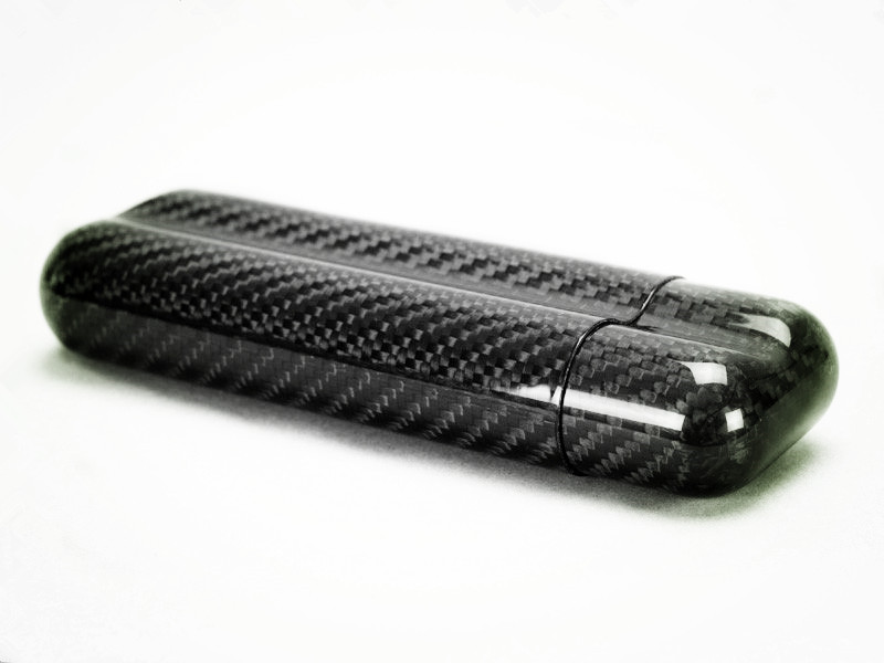 2-finger-carbon-fiber-cigar-case