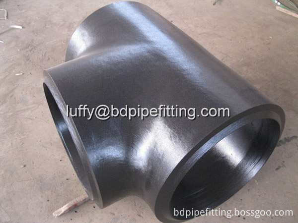 Alloy pipe fitting (500)