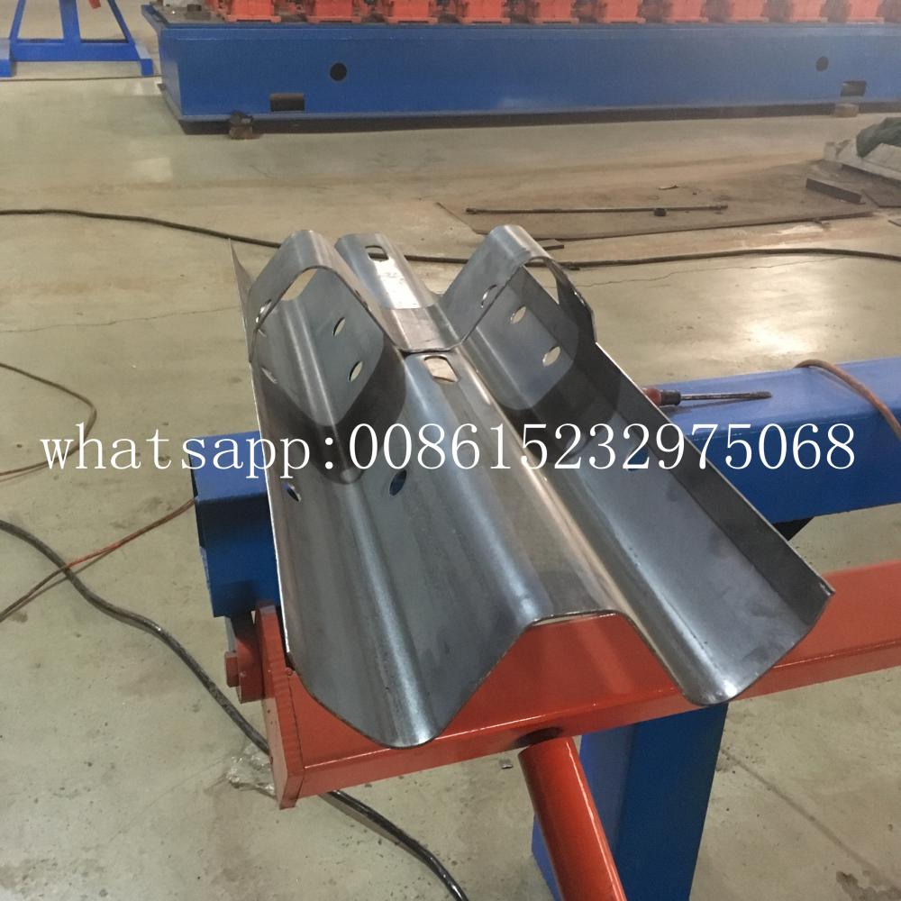 Ce Passed Highway Guardrail Cold Roll Forming Machine