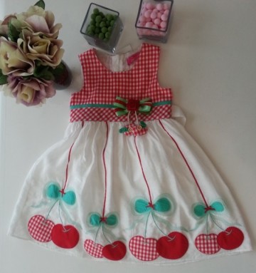 Red Lattice Classic Girls' Dresses Design with Cherry