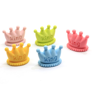 Kawaii bunte KING Crown Harz Cabochon Craft Dekoration handgemachte Ornament Charms Schlüsselbund Verschönerung Anhänger machen