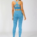 ensemble haut de sport et leggings