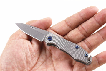 Keychain Titanium D2 Pocket Knife