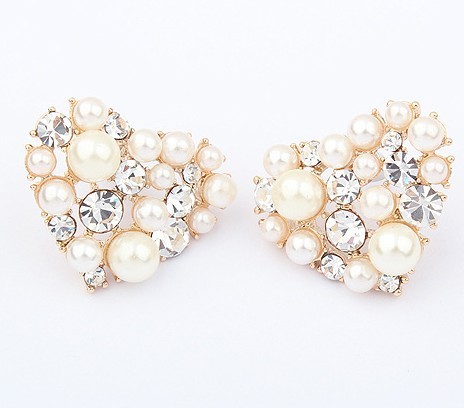 European and American lady temperament Pearl hearts crystal metal stud earrings gold plated wholesale boutique earrings