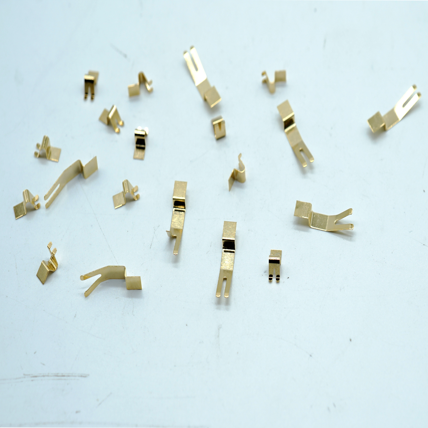 Dongguan Customized Metal Stamping Spring Shield Brass Copper V-shaped Finger Contact