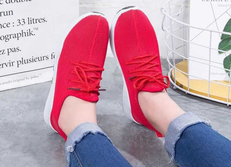 Wearable and thickened shoes with small red and black laces sneakers breathable sport Shoes women shoes sports