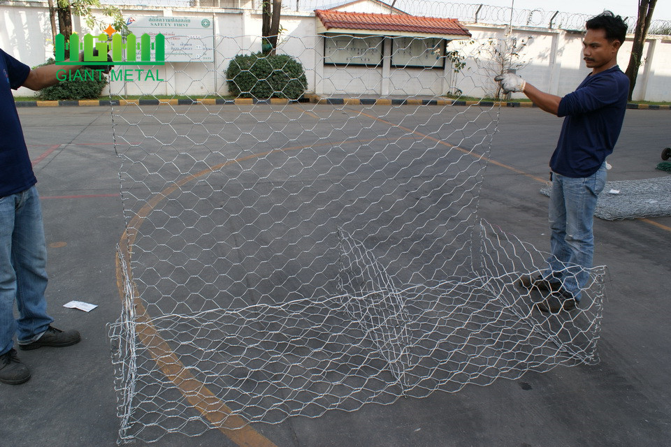 PVC woven mesh gabion baskets