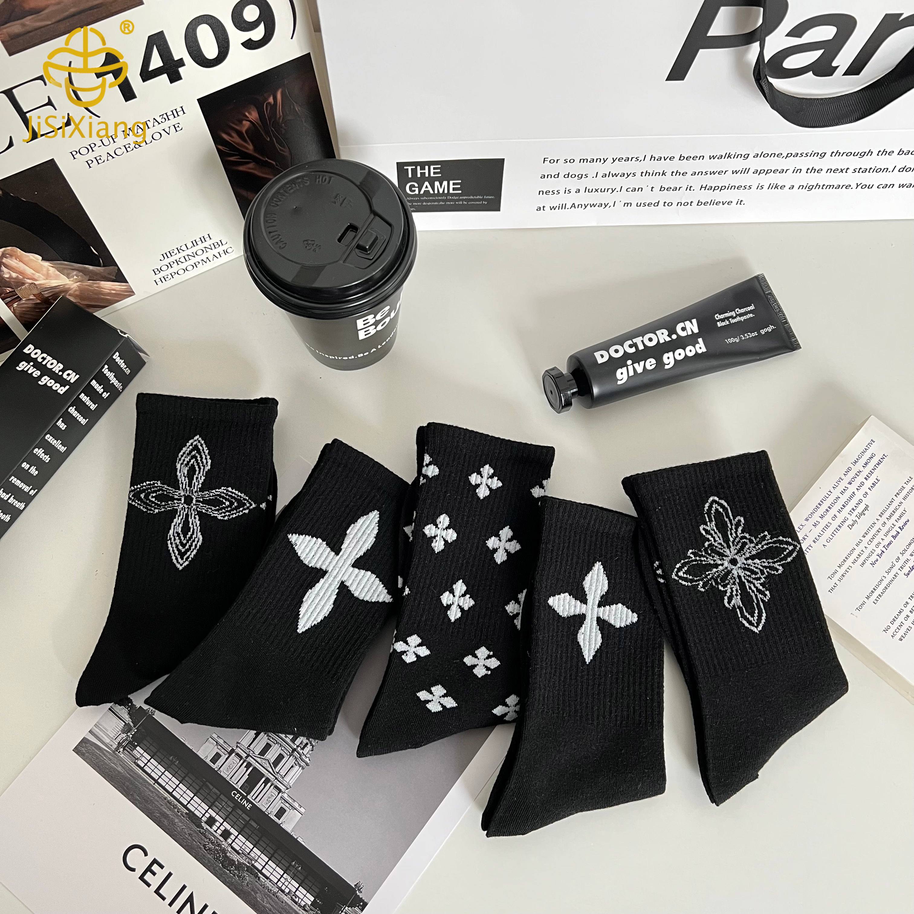 유럽 및 미국 블랙 크로스 긴 양말 ins 트렌디 한 양말 European and American black cross long socks INS trendy socks