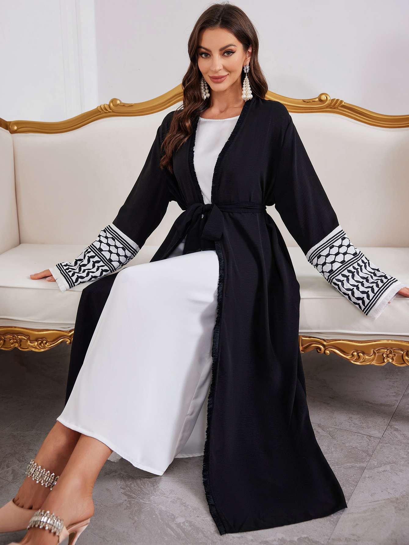 لباس ابای باز کنتراست کاف (4) Contrast Cuff Open Abaya Dress (4)