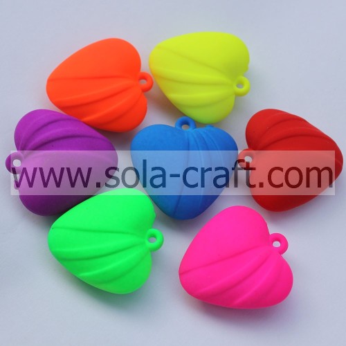 14*30*30MM Carved Rubber Colorful Jewelry Heart Spacer Beads Wholesale