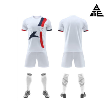 Camiseta de fútbol ajustada y de secado rápido.