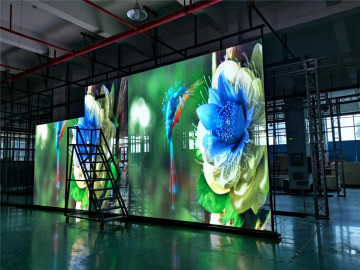 Seamless Glass Dynamic LED Billboard