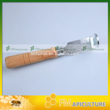 beekeeping equipment ,beekeeping shovel , beehive frame cleaning shovel ; shovel .